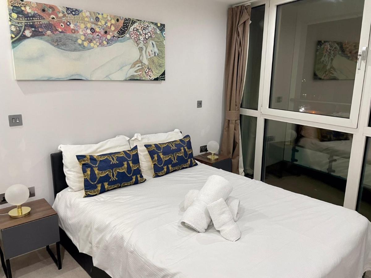 Gunwharf Quays Harbour Apartments Portsmouth Exteriér fotografie