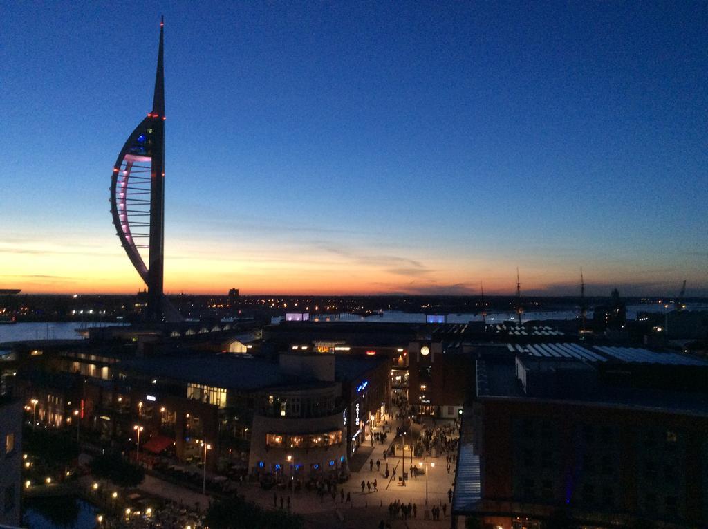 Gunwharf Quays Harbour Apartments Portsmouth Exteriér fotografie